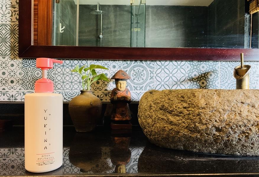 1. Sữa Tắm Trắng Da Yukina White Body Wash – Sữa Tắm Trắng Tốt Nhất Hiện Nay